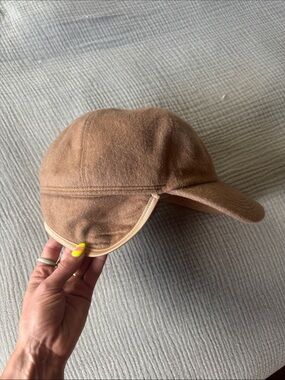 N. Peal London Camel Brown cashmere hat